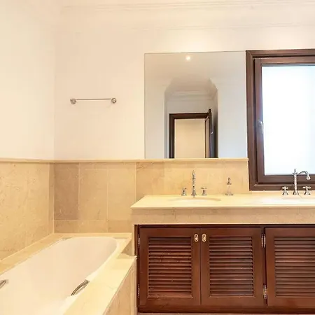 Apartment Spacious With Private Pool And Parking In Mykonos