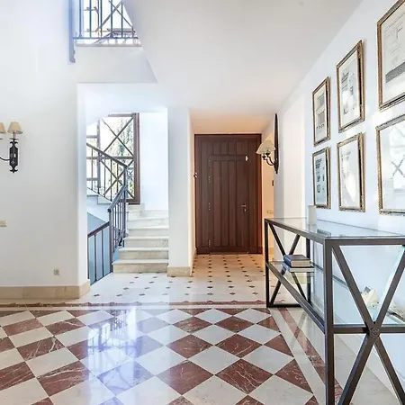 Spacious With Private Pool And Parking In Mykonos